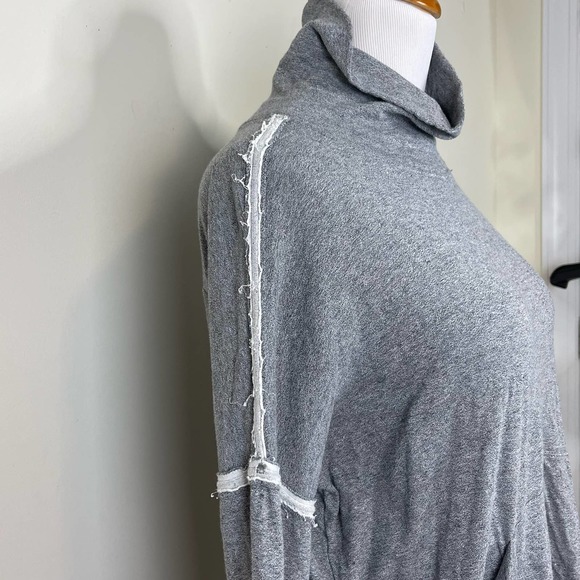 Free People We The Free Gray Cowl Neck Long Flight Pullover Top Size Small - Picture 4 of 9